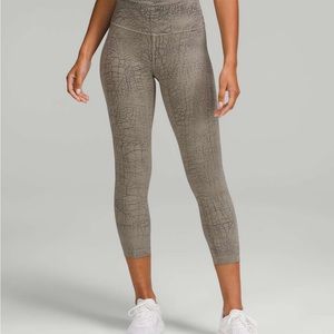 Lululemon size 2 winder train hr tight 25” dye